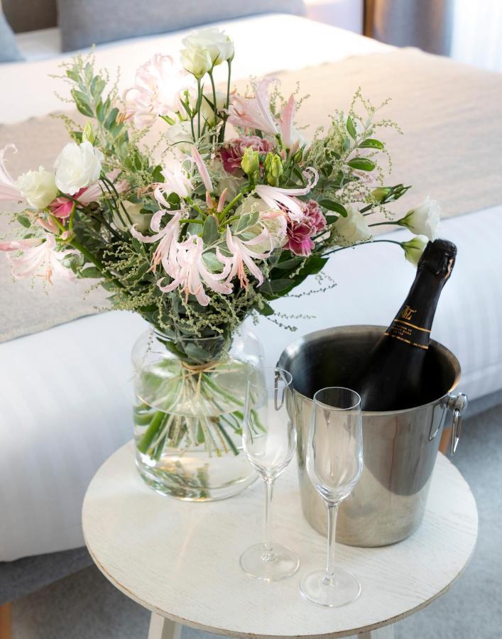 Hotel Le Lapin Blanc Paris Bagian luar foto