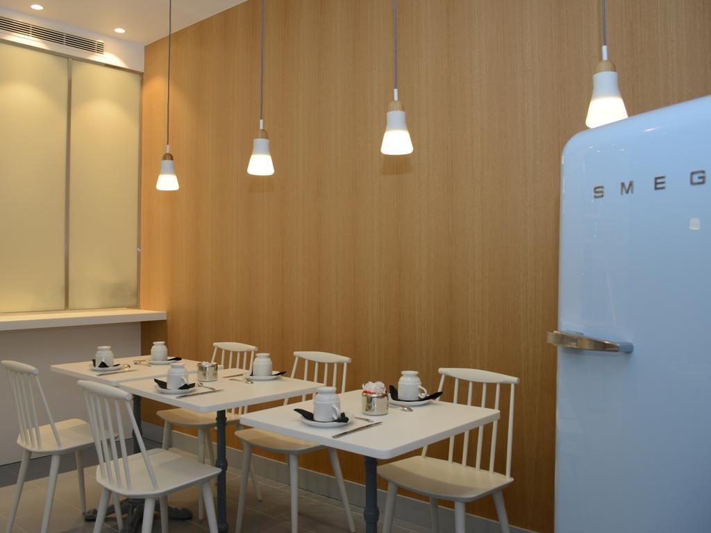 Hotel Le Lapin Blanc Paris Bagian luar foto