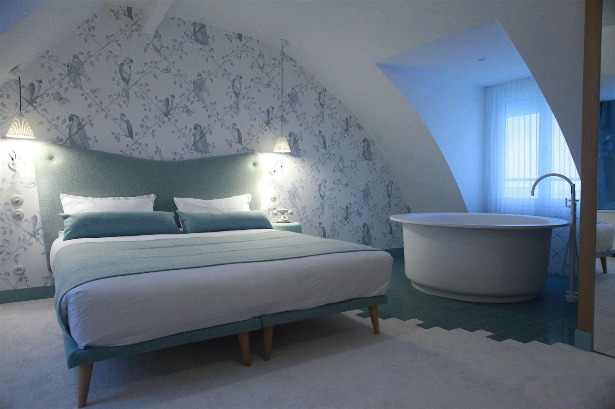Hotel Le Lapin Blanc Paris Bagian luar foto