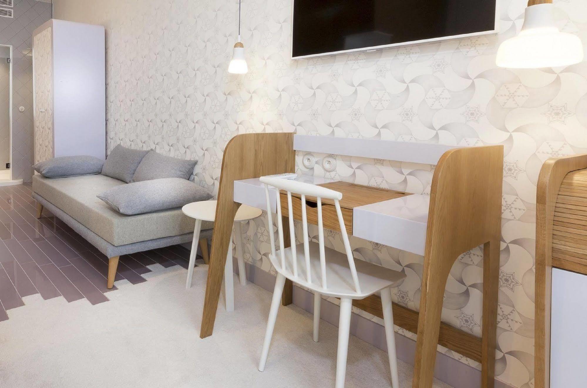 Hotel Le Lapin Blanc Paris Bagian luar foto