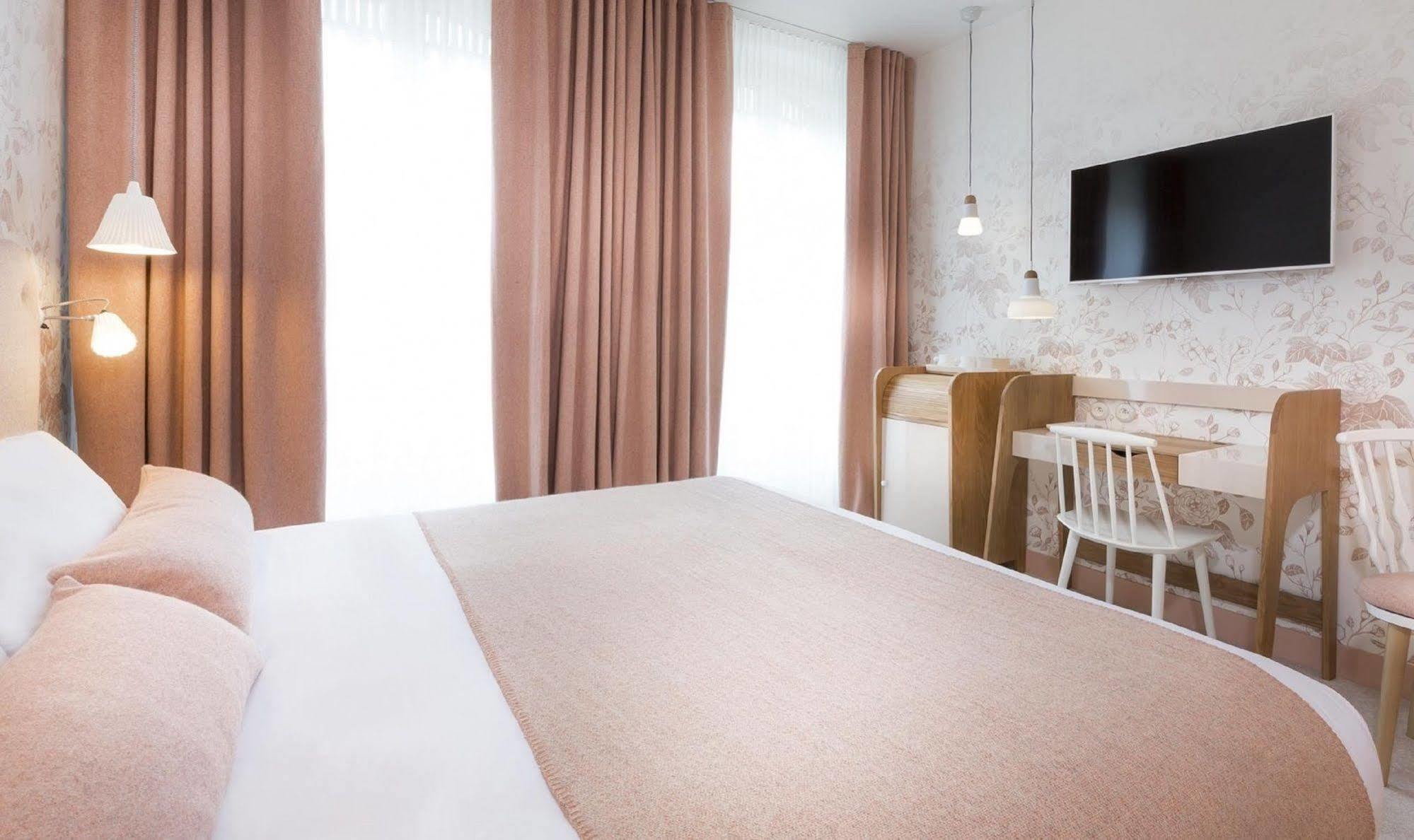 Hotel Le Lapin Blanc Paris Bagian luar foto
