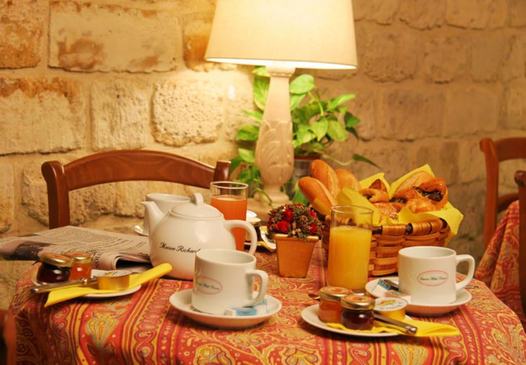 Hotel Le Lapin Blanc Paris Bagian luar foto